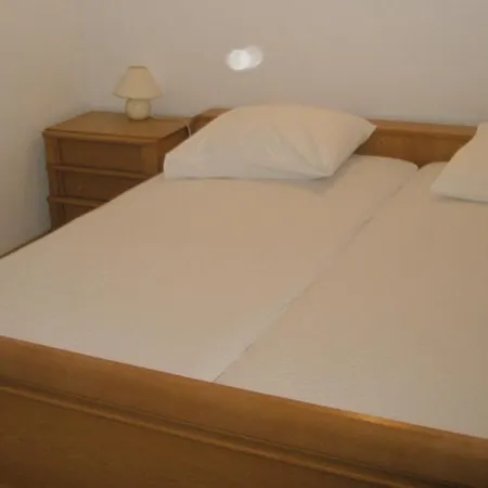 8442a Podstrana
